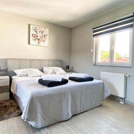 Apartmani Fenestra โอโทชาส ภายนอก รูปภาพ
