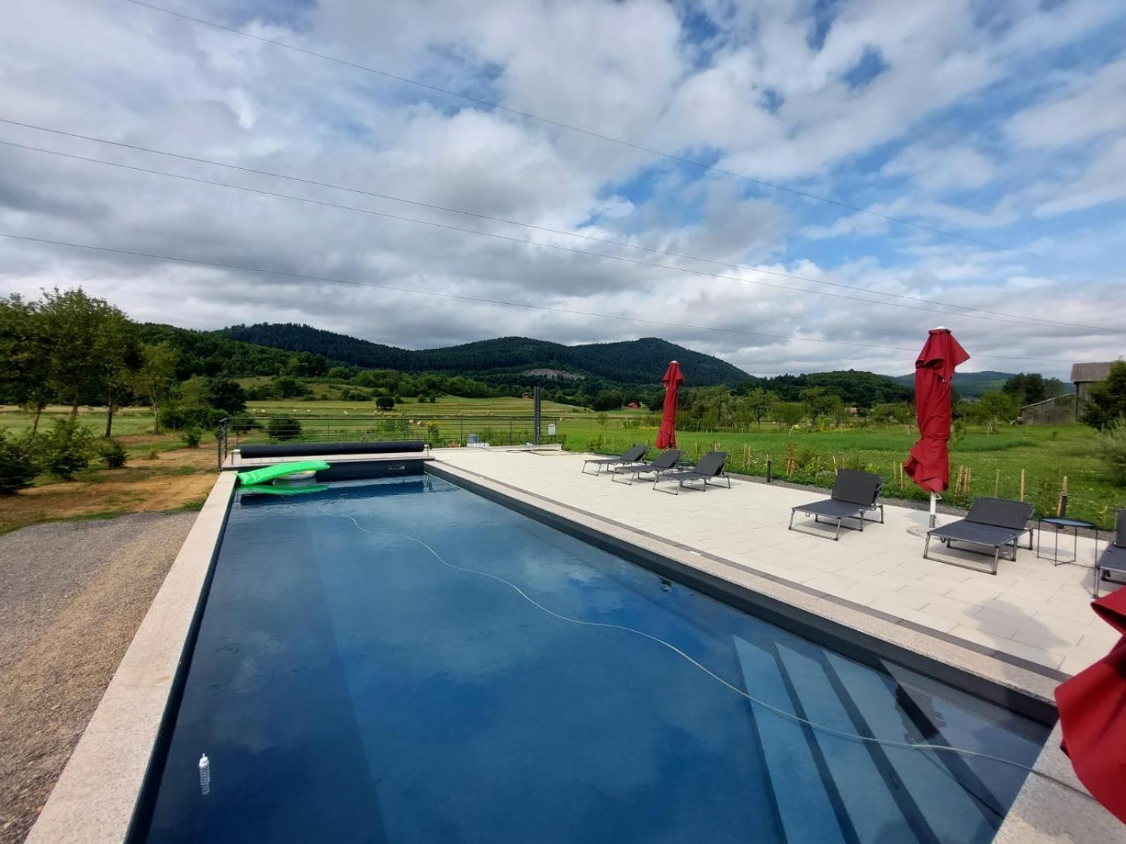 Apartmani Fenestra โอโทชาส ภายนอก รูปภาพ