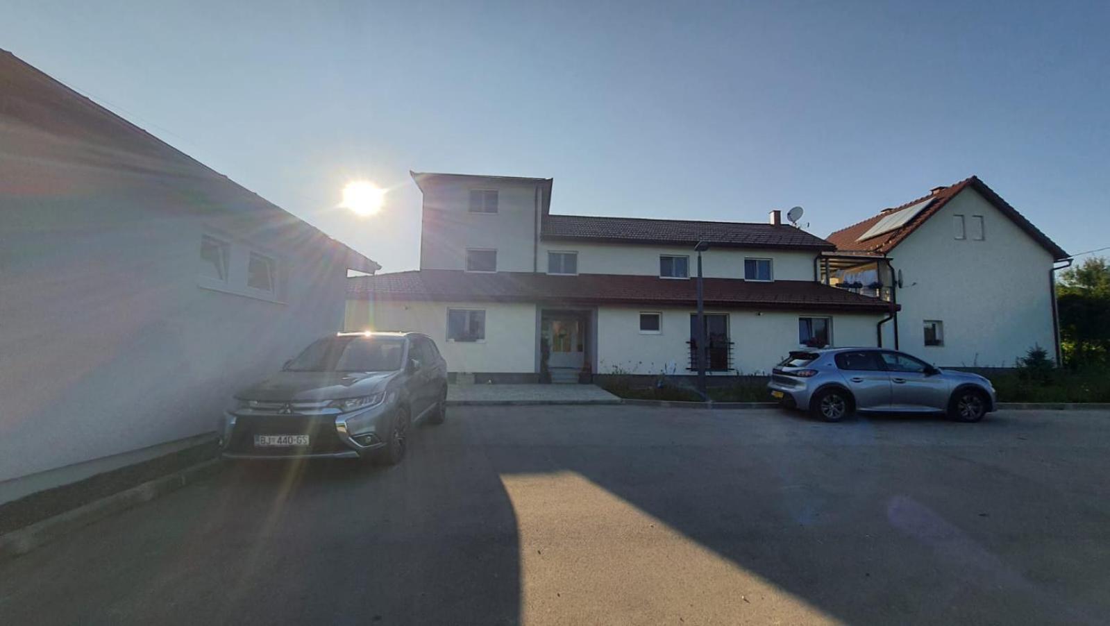 Apartmani Fenestra โอโทชาส ภายนอก รูปภาพ
